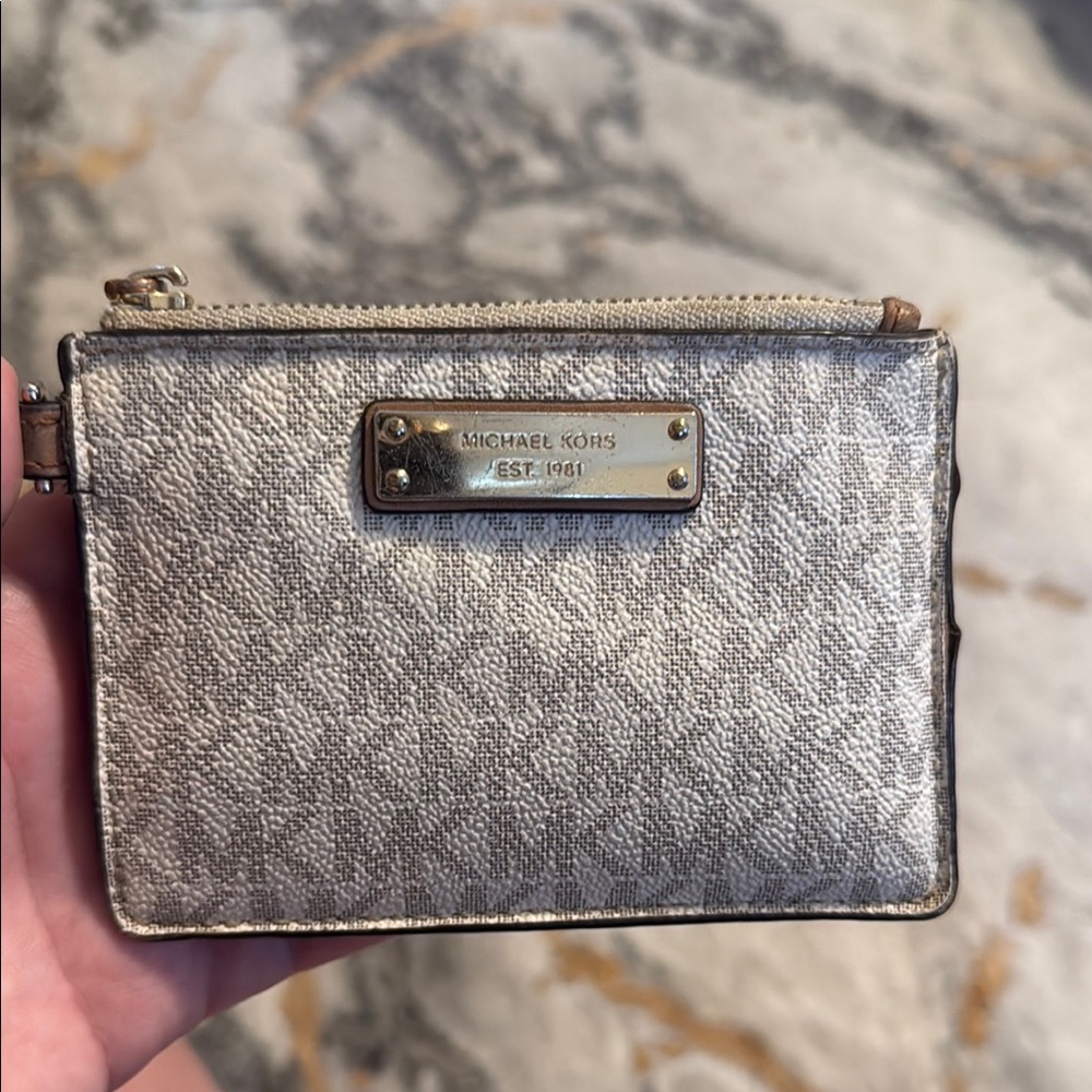 Michael Kors ID and change purse